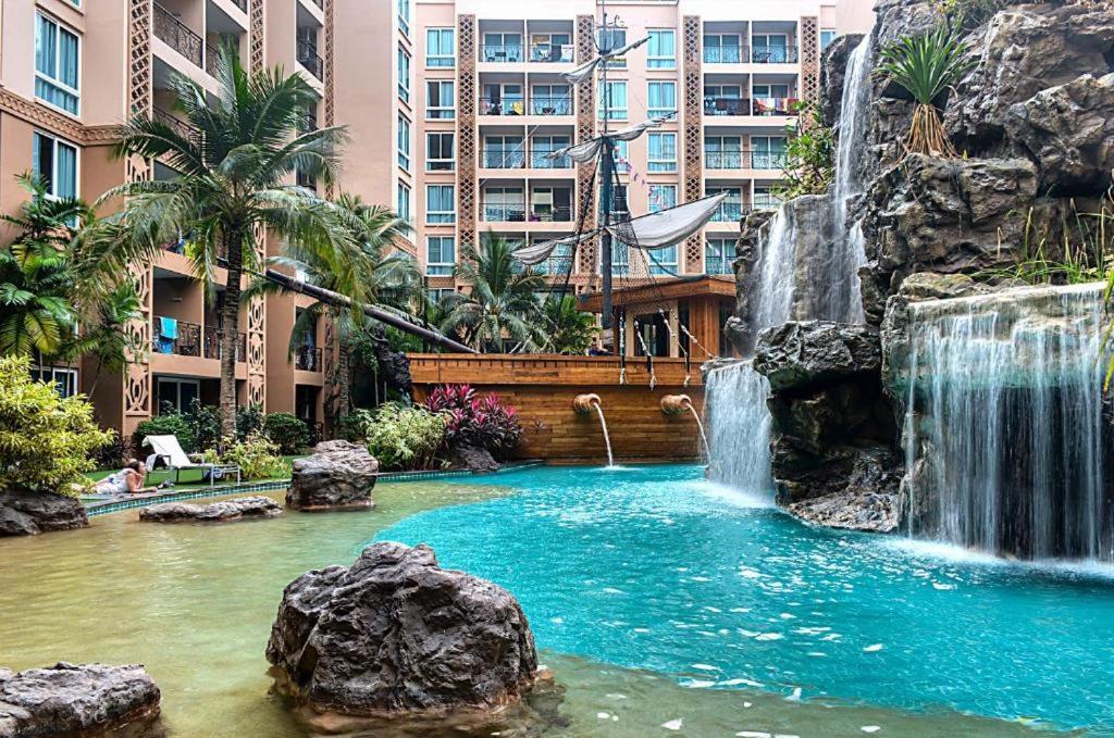 Appartement Atlantis Waterpark à Jomtien Beach Extérieur photo